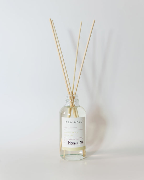 Load image into Gallery viewer, White Tea + Jasmine Reed Diffuser
